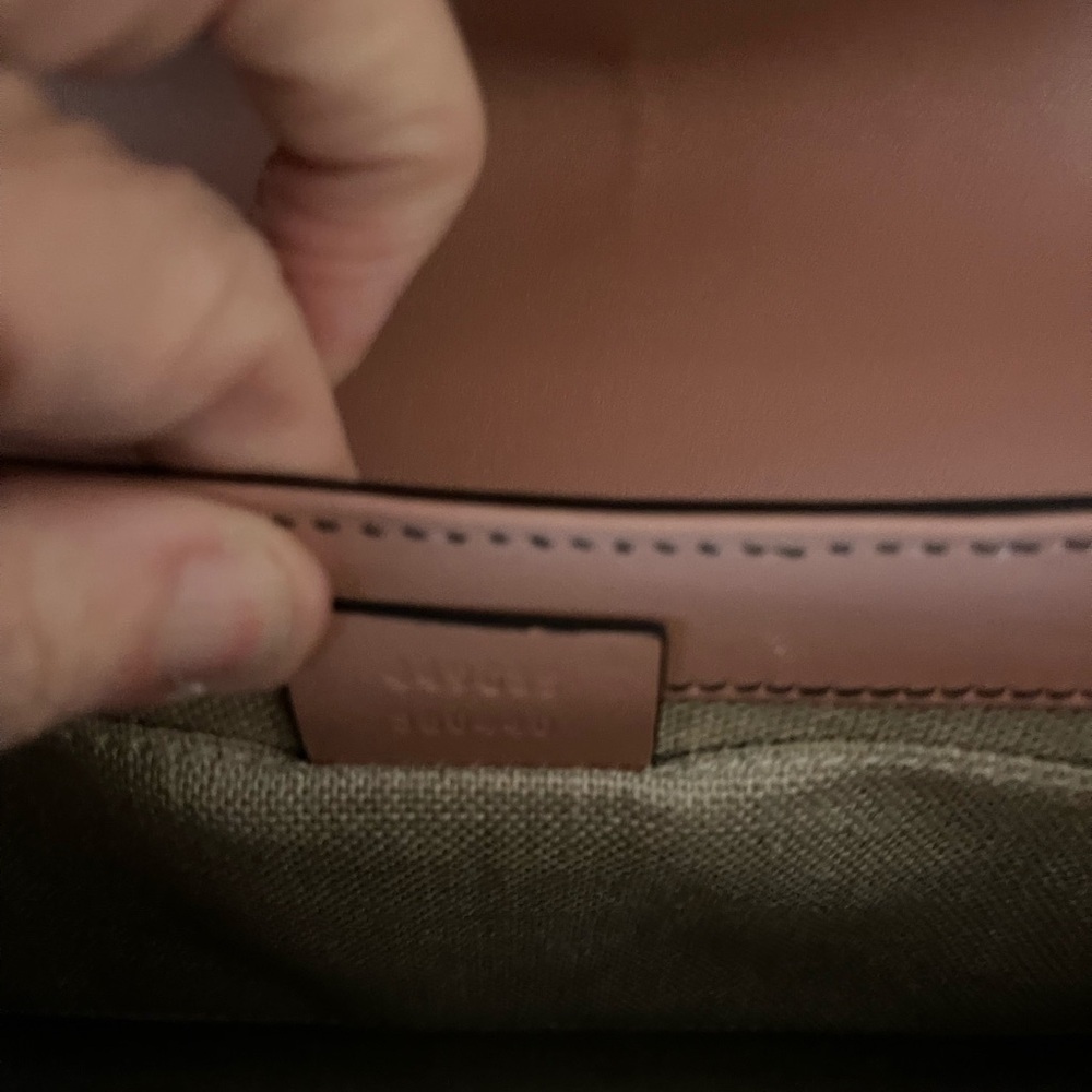 Gucci Pink Textured Shoulder Bag with Chain Strap - Picture 5 of 9